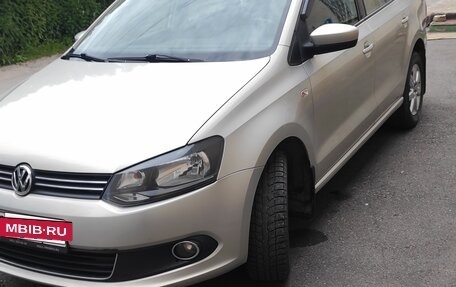 Volkswagen Polo VI (EU Market), 2012 год, 630 000 рублей, 2 фотография