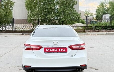 Toyota Camry, 2021 год, 4 400 000 рублей, 2 фотография