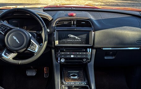 Jaguar F-Pace, 2017 год, 3 120 000 рублей, 9 фотография