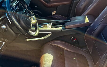 Jaguar F-Pace, 2017 год, 3 120 000 рублей, 18 фотография
