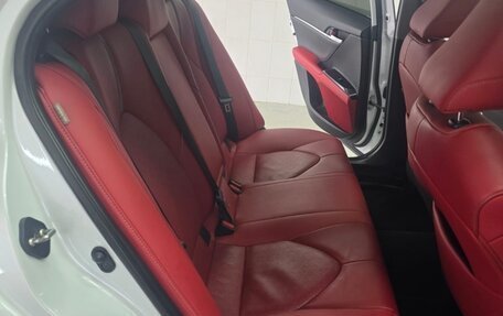 Toyota Camry, 2019 год, 3 150 000 рублей, 9 фотография