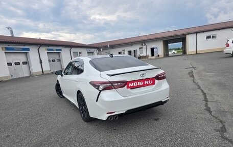 Toyota Camry, 2019 год, 3 150 000 рублей, 4 фотография