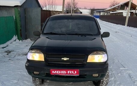 Chevrolet Niva I рестайлинг, 2003 год, 225 000 рублей, 1 фотография