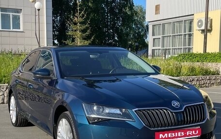 Skoda Superb III рестайлинг, 2017 год, 2 300 000 рублей, 3 фотография