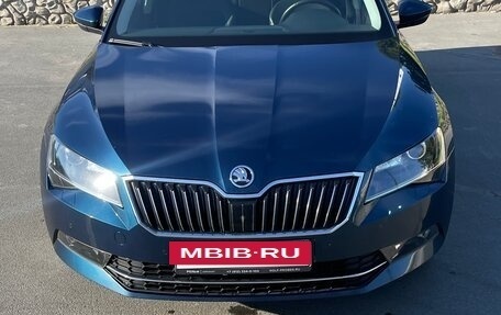 Skoda Superb III рестайлинг, 2017 год, 2 300 000 рублей, 2 фотография