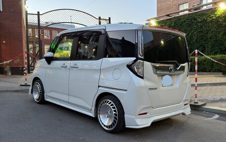 Toyota Roomy I, 2021 год, 1 600 000 рублей, 2 фотография