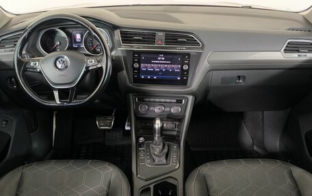 Volkswagen Tiguan II, 2018 год, 2 100 000 рублей, 12 фотография