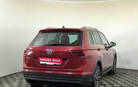 Volkswagen Tiguan II, 2018 год, 2 100 000 рублей, 4 фотография