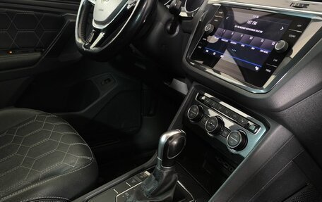 Volkswagen Tiguan II, 2018 год, 2 100 000 рублей, 15 фотография
