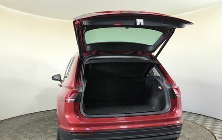 Volkswagen Tiguan II, 2018 год, 2 100 000 рублей, 16 фотография