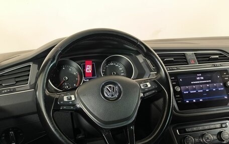 Volkswagen Tiguan II, 2018 год, 2 100 000 рублей, 13 фотография