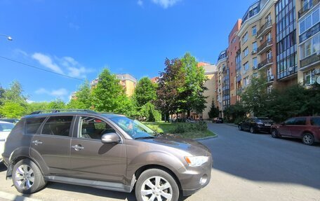 Mitsubishi Outlander III рестайлинг 3, 2011 год, 1 350 000 рублей, 1 фотография