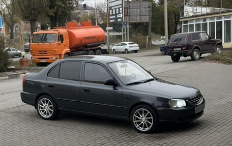 Hyundai Accent II, 2011 год, 680 000 рублей, 2 фотография