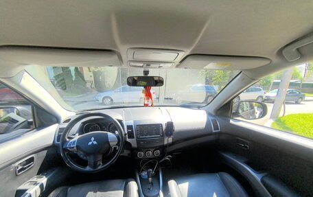 Mitsubishi Outlander III рестайлинг 3, 2011 год, 1 350 000 рублей, 4 фотография