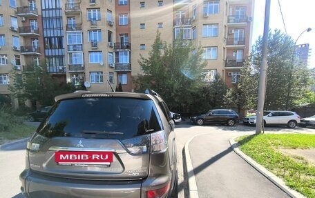 Mitsubishi Outlander III рестайлинг 3, 2011 год, 1 350 000 рублей, 2 фотография