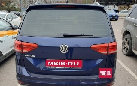 Volkswagen Touran III, 2019 год, 2 200 000 рублей, 2 фотография