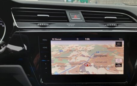 Volkswagen Touran III, 2019 год, 2 200 000 рублей, 10 фотография
