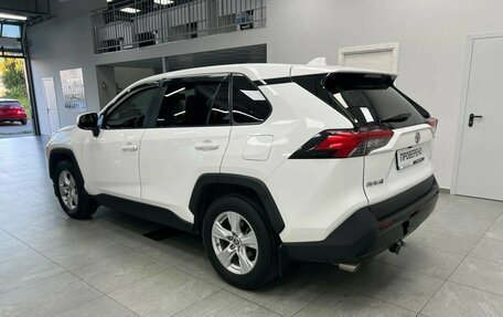 Toyota RAV4, 2020 год, 2 700 000 рублей, 5 фотография