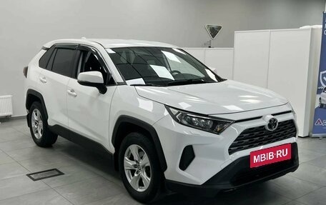 Toyota RAV4, 2020 год, 2 700 000 рублей, 3 фотография
