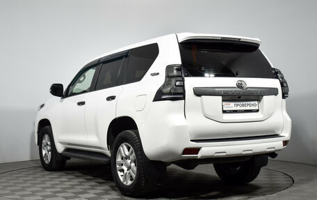 Toyota Land Cruiser Prado 150 рестайлинг 2, 2016 год, 2 690 000 рублей, 15 фотография