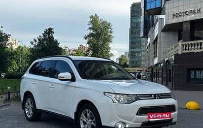 Mitsubishi Outlander III рестайлинг 3, 2013 год, 1 050 000 рублей, 1 фотография