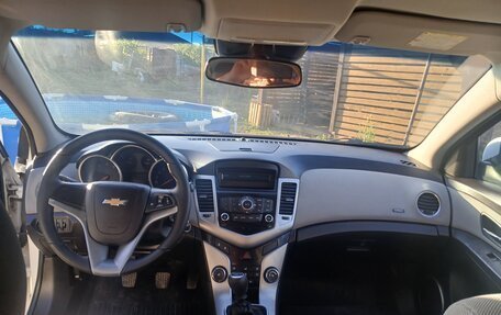 Chevrolet Cruze II, 2011 год, 585 000 рублей, 9 фотография