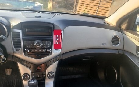 Chevrolet Cruze II, 2011 год, 585 000 рублей, 8 фотография