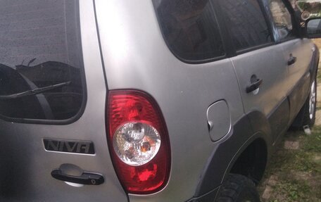 Chevrolet Niva I рестайлинг, 2011 год, 490 000 рублей, 2 фотография
