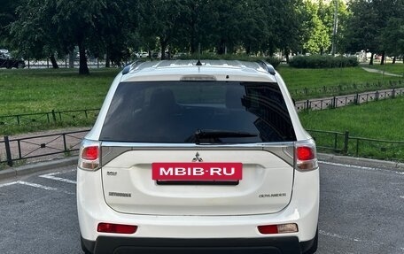 Mitsubishi Outlander III рестайлинг 3, 2013 год, 1 050 000 рублей, 7 фотография