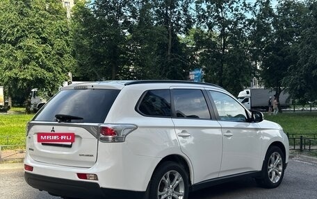 Mitsubishi Outlander III рестайлинг 3, 2013 год, 1 050 000 рублей, 8 фотография