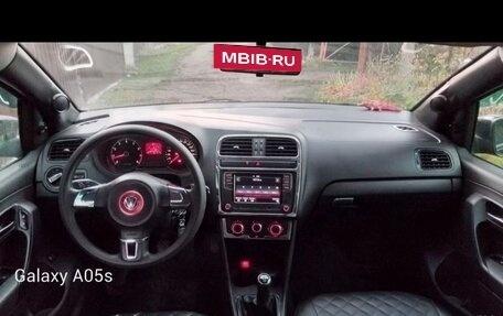 Volkswagen Polo VI (EU Market), 2011 год, 520 000 рублей, 2 фотография