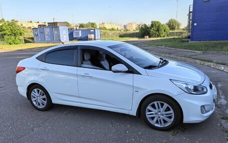 Hyundai Solaris II рестайлинг, 2013 год, 800 000 рублей, 4 фотография