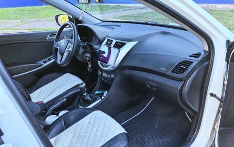 Hyundai Solaris II рестайлинг, 2013 год, 800 000 рублей, 25 фотография