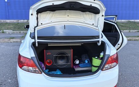 Hyundai Solaris II рестайлинг, 2013 год, 800 000 рублей, 28 фотография