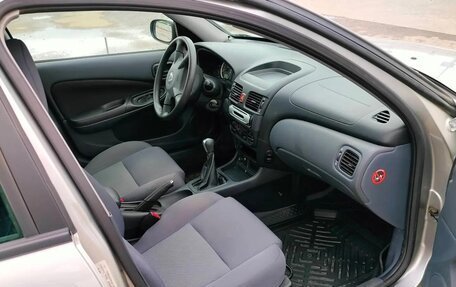 Nissan Almera, 2004 год, 650 000 рублей, 11 фотография