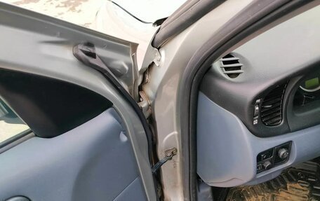 Nissan Almera, 2004 год, 650 000 рублей, 13 фотография