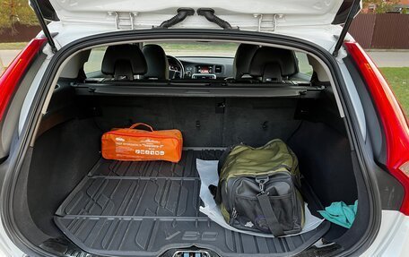 Volvo V60 Cross Country II, 2016 год, 2 390 000 рублей, 11 фотография
