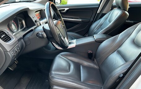 Volvo V60 Cross Country II, 2016 год, 2 390 000 рублей, 9 фотография