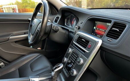 Volvo V60 Cross Country II, 2016 год, 2 390 000 рублей, 14 фотография