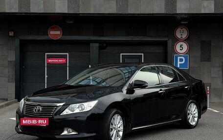 Toyota Camry, 2012 год, 1 550 000 рублей, 2 фотография