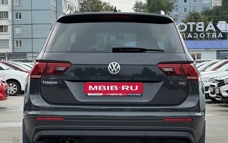 Volkswagen Tiguan II, 2017 год, 1 999 000 рублей, 5 фотография