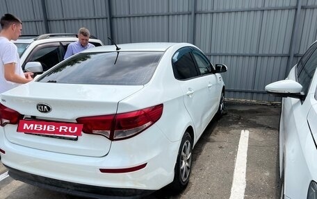 KIA Rio III рестайлинг, 2015 год, 680 000 рублей, 7 фотография