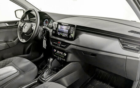 Skoda Rapid II, 2022 год, 1 715 000 рублей, 11 фотография