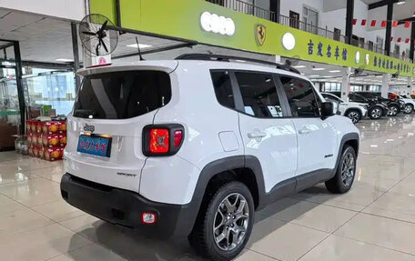Jeep Renegade I рестайлинг, 2019 год, 1 272 000 рублей, 4 фотография