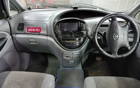 Toyota Estima III рестайлинг -2, 2001 год, 680 000 рублей, 4 фотография
