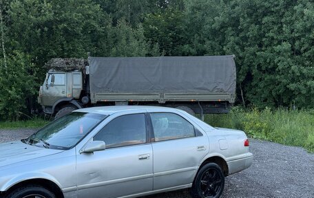 Toyota Camry, 2000 год, 235 000 рублей, 3 фотография