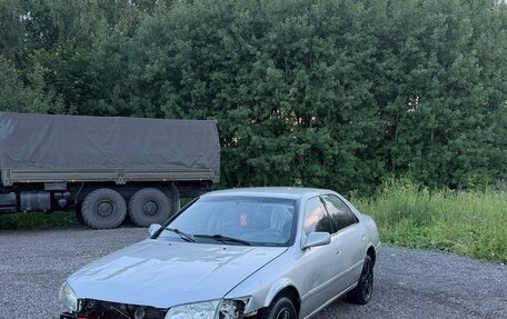 Toyota Camry, 2000 год, 235 000 рублей, 2 фотография