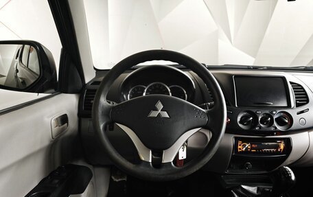 Mitsubishi L200 IV рестайлинг, 2013 год, 1 319 000 рублей, 17 фотография