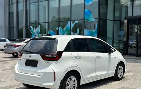 Honda Fit, 2023 год, 1 200 000 рублей, 5 фотография