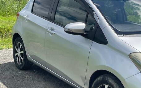 Toyota Vitz, 2011 год, 565 000 рублей, 2 фотография